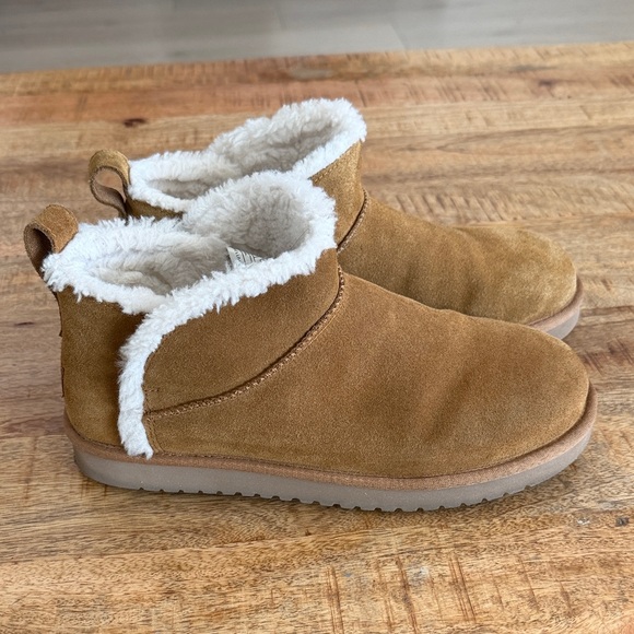 Koolaburra Shoes - Koolaburra by UGG Winter Boots with Cream Fur Lining
